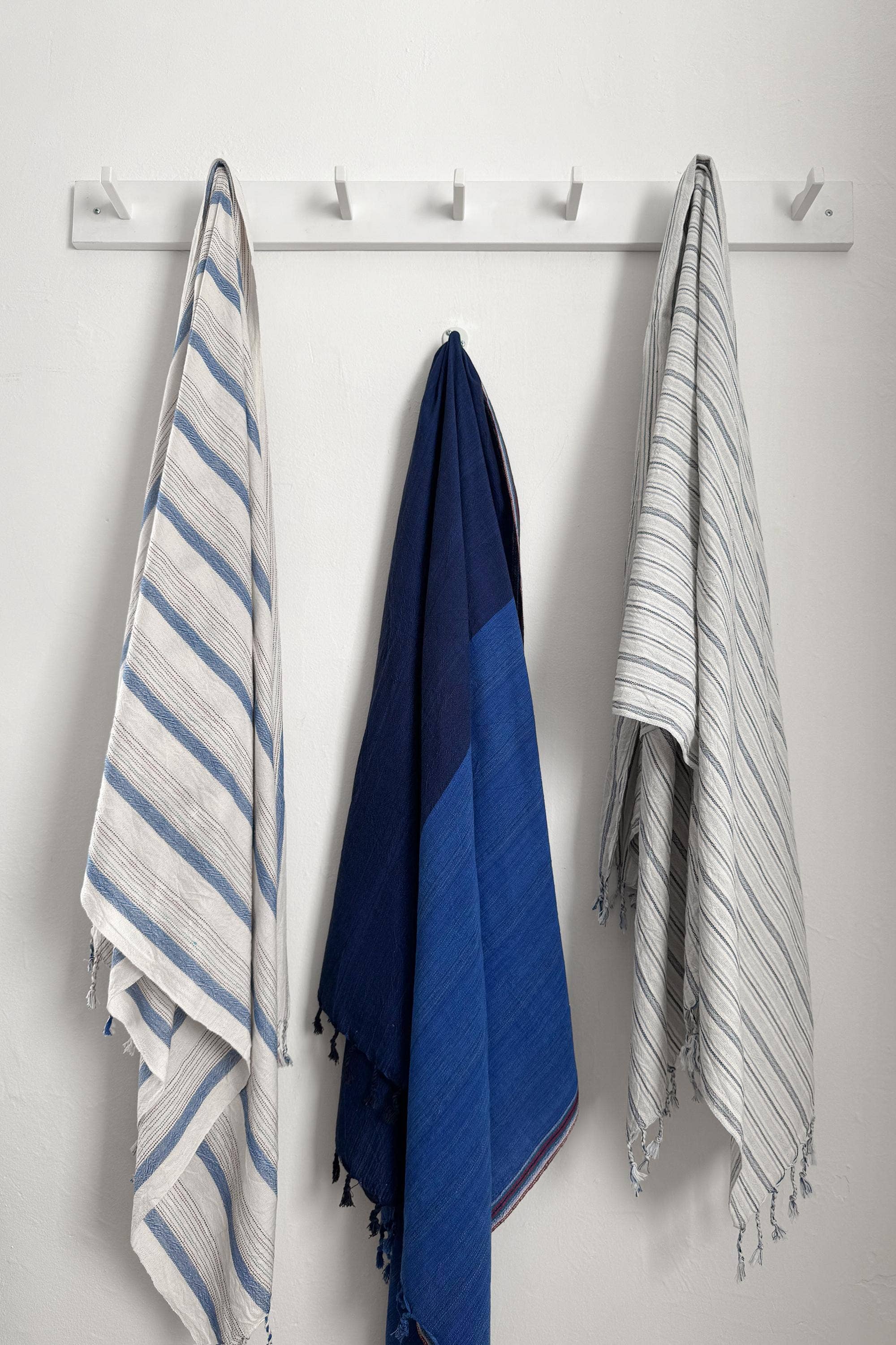 Home and Loft - Blue Ivory Montauk Towel
