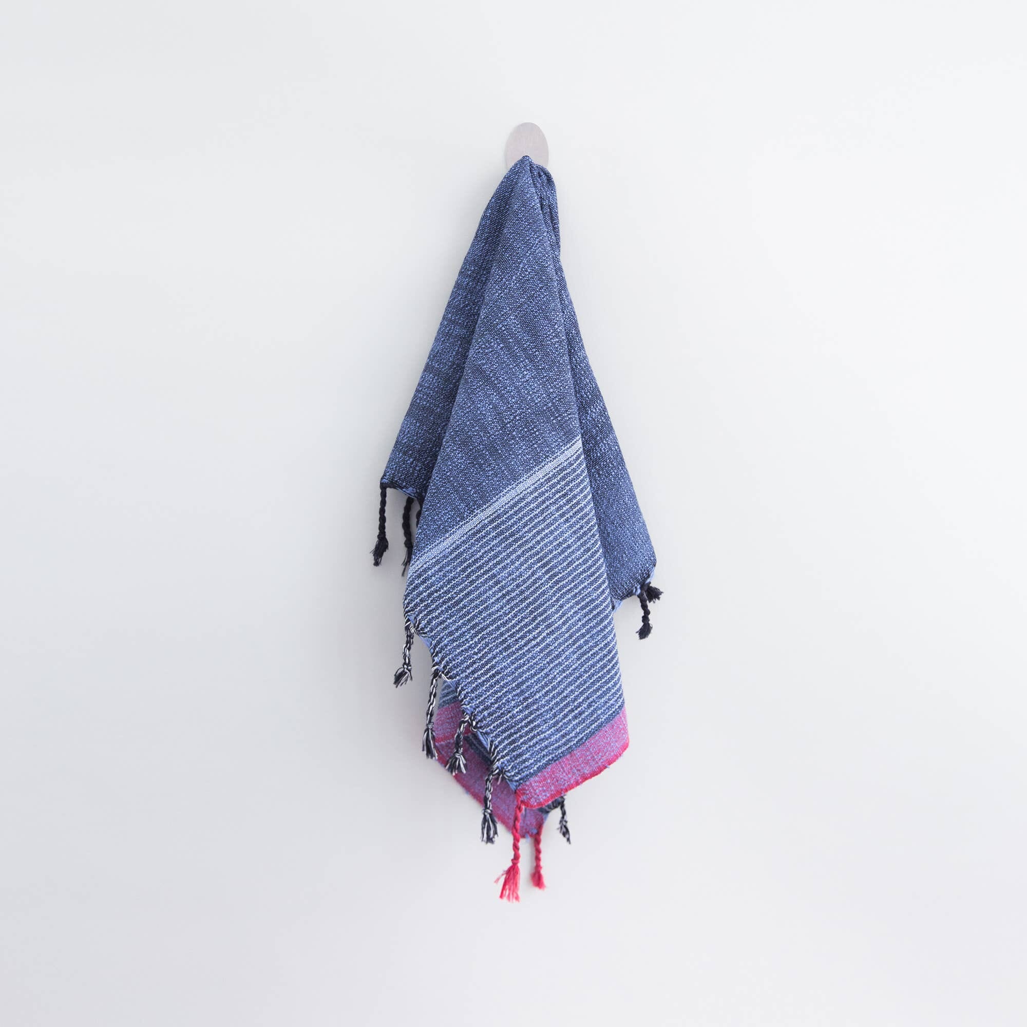Home and Loft - Indigo Tribeca Hand Towel